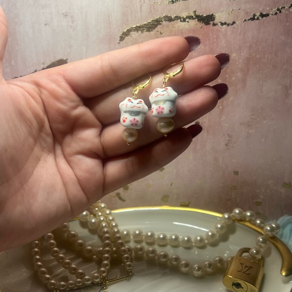 🎎 Handmade LUCKY CAT Maneki-Neko Earrings🎎 - Picture 4 of 10